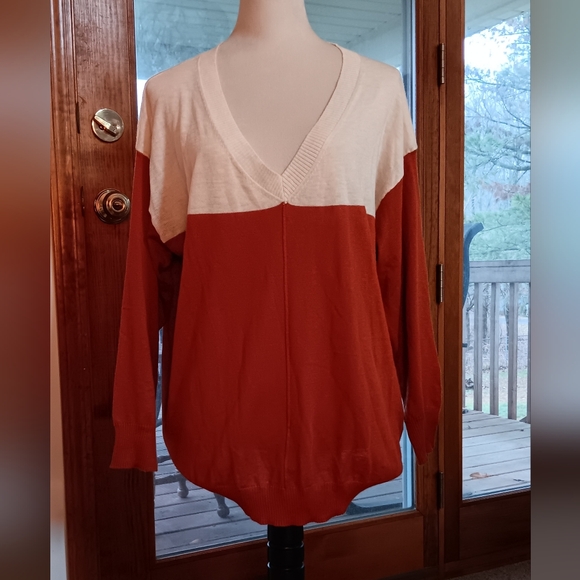 Bloomchic Burnt Orange Cream Colorblock V Neck Long Sleeve Top NWT Size 12 - Picture 1 of 3